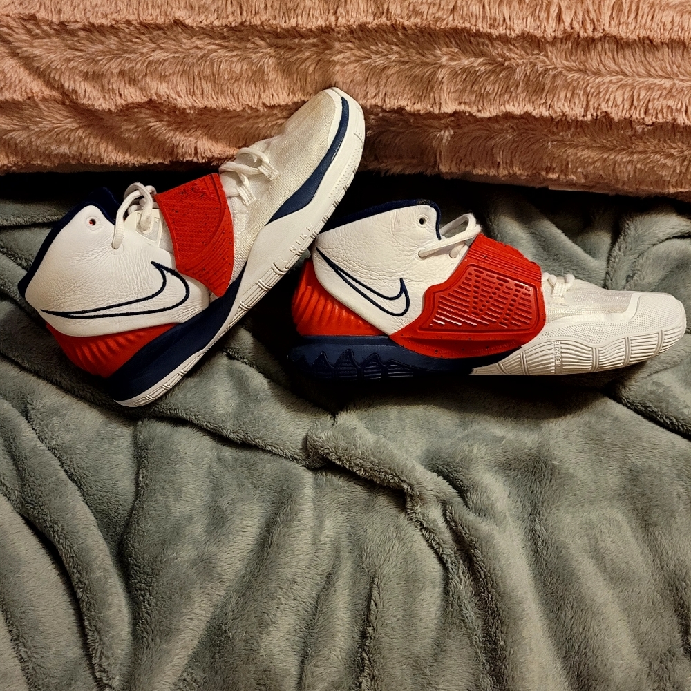 Nike Kyrie Irving 6 GS Shoes 7y or 7 mens
